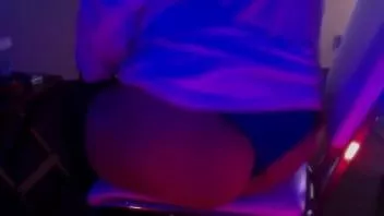 play Cross cdkelly666 di webcam pesta pantat besar dengan teman-teman