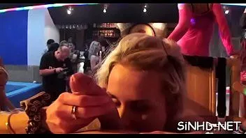 Redare Smutty dansând cu iubiți mofturoși