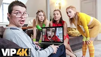 play ダイク4k。 3人のセクシーなパーティーに遅刻