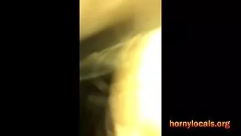 play اشتعلت الفتاة لطيف سخيف في حفلة منزلية