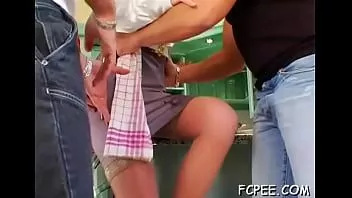 播放 崇拜瓦莱里希尔顿喜欢玩她的阴蒂