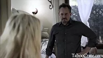 Abspielen Papa hat mich beim Feiern erwischt und bestraft – Kenzie Reeves