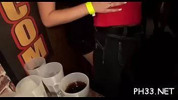 play 应对跳舞脱衣服和滴水猫