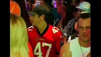 play 不间断地满足湿漉漉的阴部