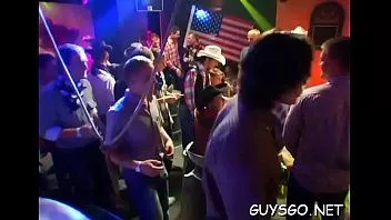 play Eşcinsel fahişeler bir tane daha emmek