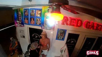 Reproduzir Corpo nu pintado de peitos voyeur freakfest