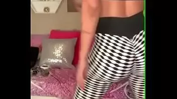 play Kira maison lesbienne gros seins chatte humide cul épais gaspillé twerk fête orgie