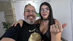 play Latina-MILF Rebeca Vasconcelos wird in Dessous ungezogen