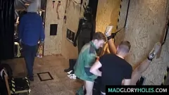 play ビッグチットミルフルシエンジェルは激しい輪姦と栄光の穴のアクションを楽しんでいます
