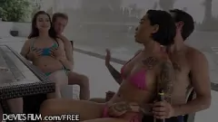 Redare Swingeri busty Honey Gold & Jennifer Jacobs în Backyard BBQ Orgy