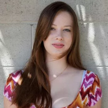 قناة Natalie Moore