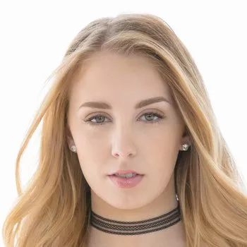 قناة Chloe Scott